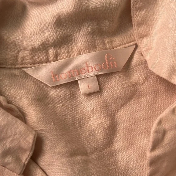 Homebodii 100% linen lounge set top and shorts - Picture 2 of 5